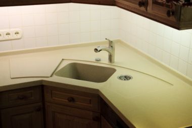 Aufgequollenes Türfutter